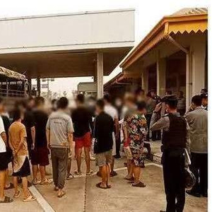 被从妙瓦底电诈园区解救出的首批约200名中国公民今日乘包机回国，外交部回应