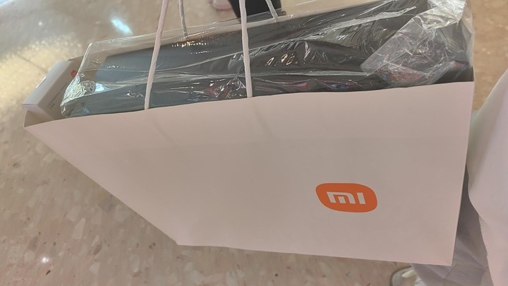 用了一年 Ultra 机型，最后我还是买了台小屏
