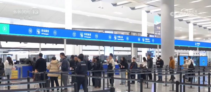 AI设备“上岗”、时间压缩50%……科技赋能“智慧旅检” 助力旅客高效通关