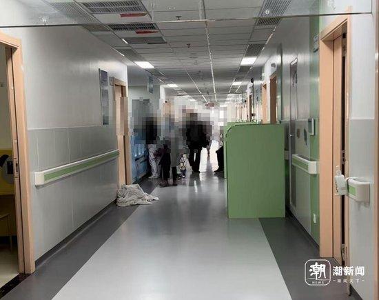 陕西一医院被曝“偷换”新生儿后续:涉事医生解聘,护士暂停工作