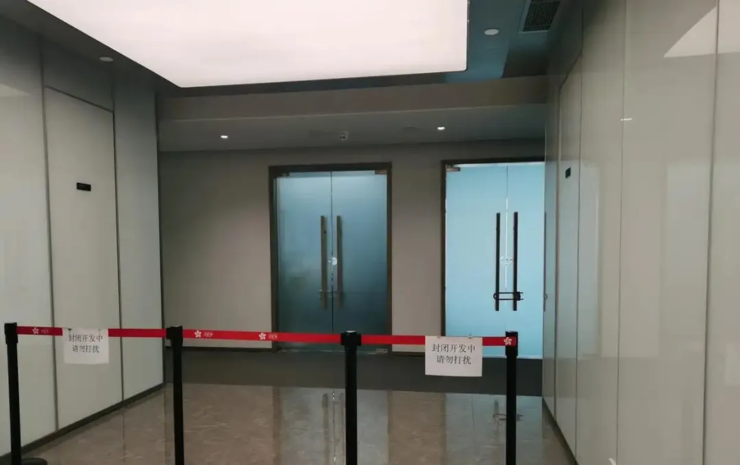 大疆强制员工晚上9点必须下班，HR赶人清场；两团队实现「0天复刻」Manus；曝沃尔玛要求中国供应商降价10%，以减轻关税负担丨雷峰早报