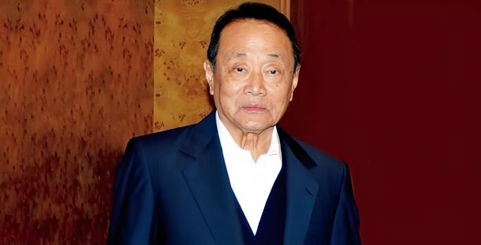 千亿富豪,101岁还在上班,图啥?