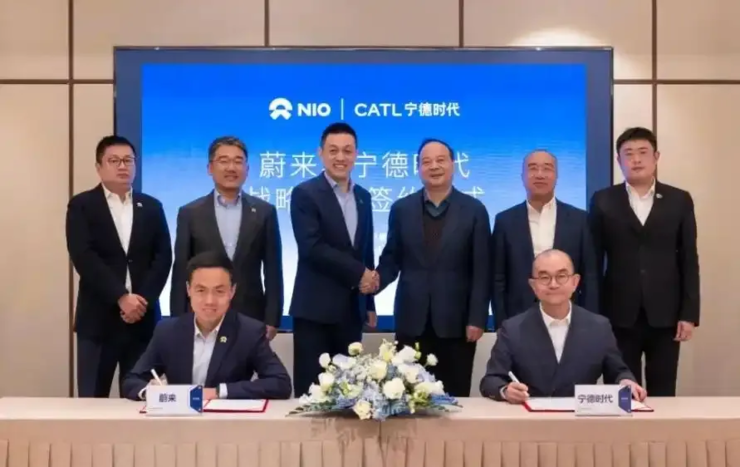 雷军称小米年报史上最强！24年总收入3659亿元，净利润272亿元；字节取消AGI研究团队季度与半年考核；哪吒供应商围堵总部讨债丨雷峰早报