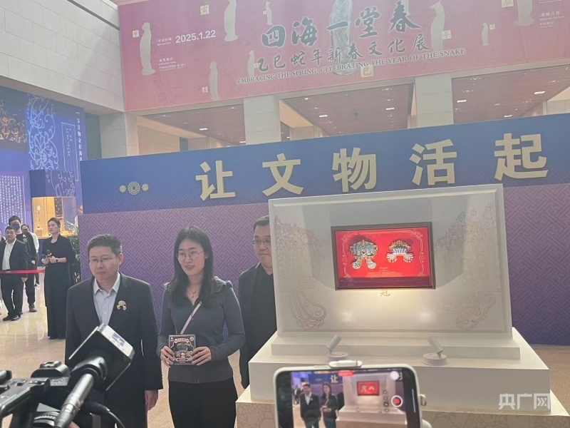 国博凤冠冰箱贴销量破百万件  原型为首批禁止出境展览的国宝级文物