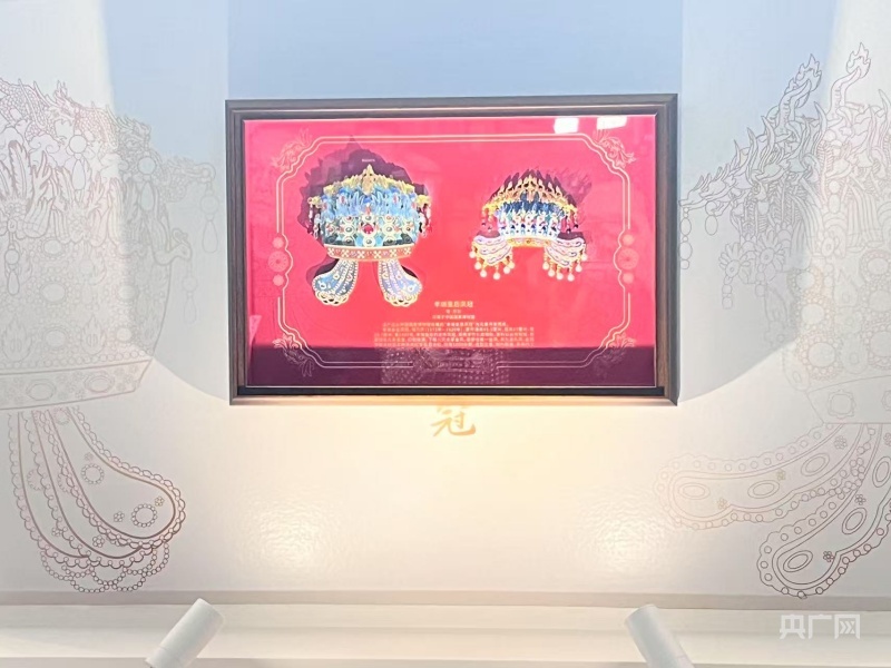 国博凤冠冰箱贴销量破百万件  原型为首批禁止出境展览的国宝级文物