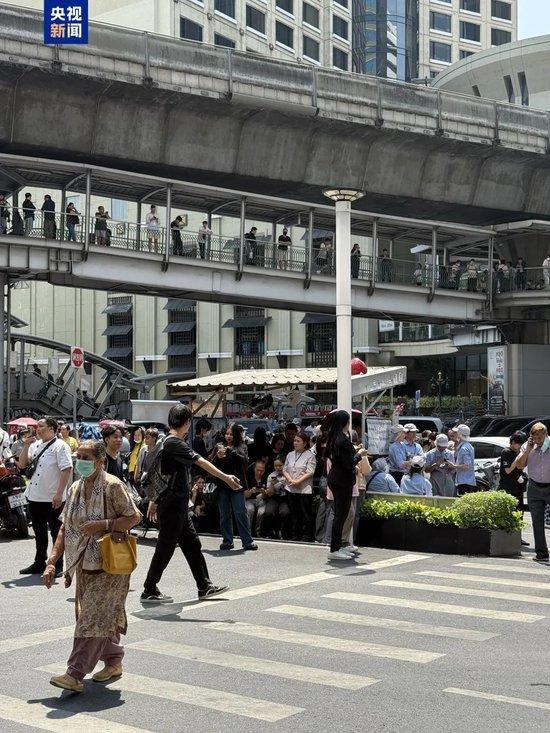 缅甸7.9级地震,当地华人:估计伤亡非常严重!泰国曼谷一高楼轰然倒塌:3人死亡,数十人失踪!