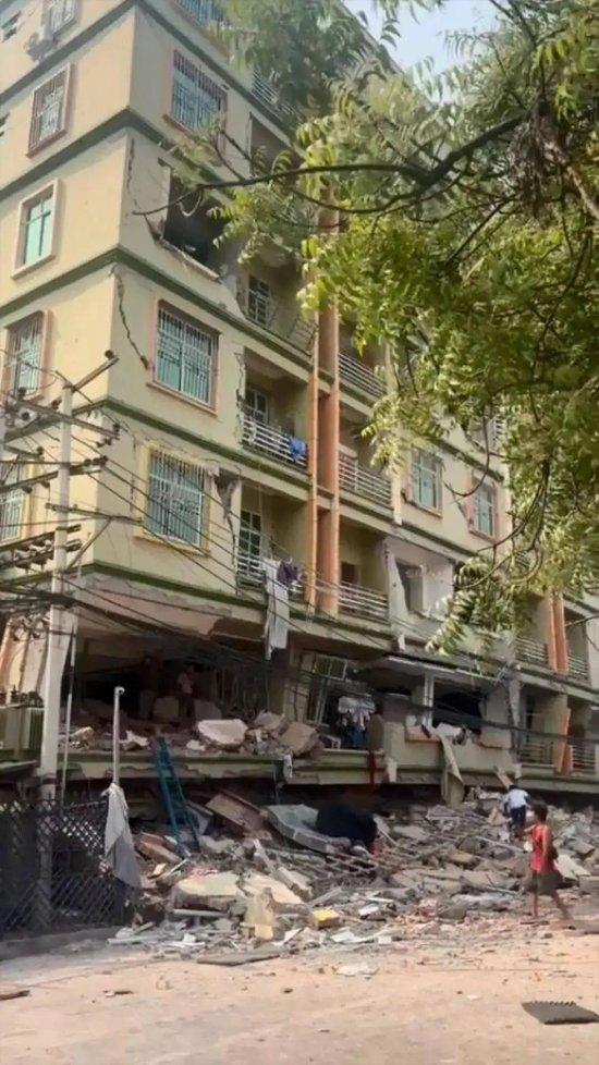 “如同一把巨刀切入地球”,缅甸强震已致当地1644人遇难3408人伤!中国救援队救出一名幸存者