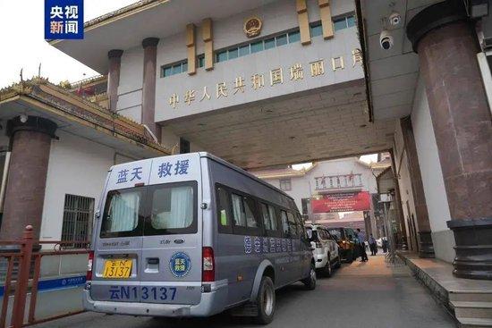 “如同一把巨刀切入地球”,缅甸强震已致当地1644人遇难3408人伤!中国救援队救出一名幸存者