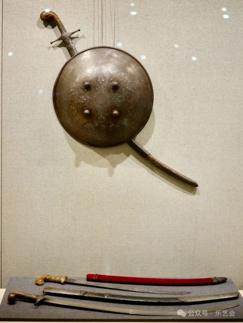 近水楼台  戎光耀月：“前史堪师――14世纪以来武备艺术特展”今日开幕现场巡礼