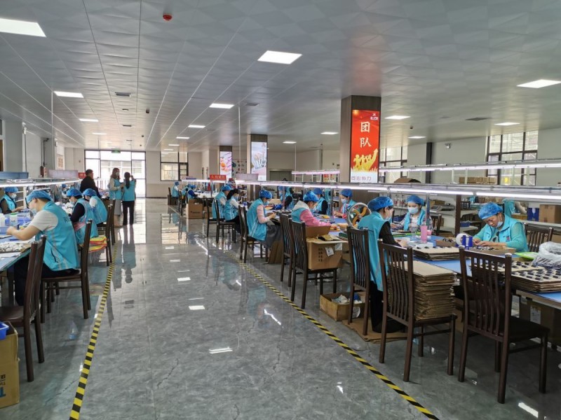 中国经济样本观察・“镇”了不起丨废尾毛变身化妆刷，“刷”出超百亿元“美妆产业”