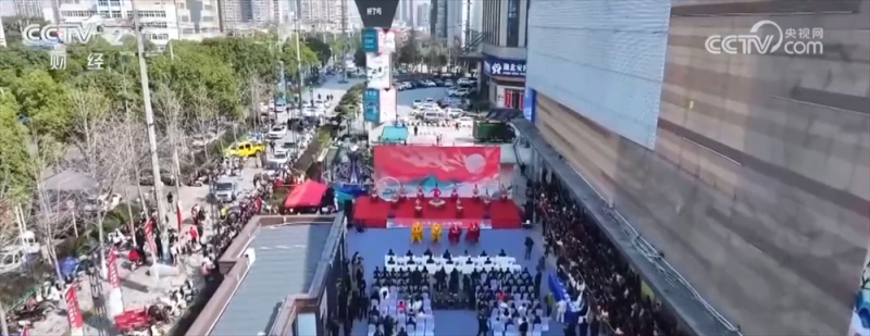 “美食+文旅”融合模式激发消费新活力 “烟火气”中增添百姓幸福味