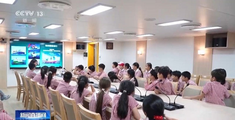和机器狗赛跑、在科考船上课 这些中小学科学课太酷啦！