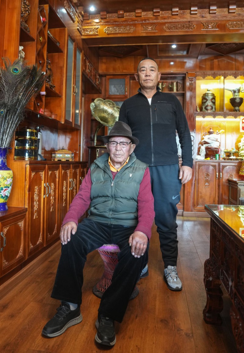 新华全媒+｜苦难和新生――西藏翻身农奴影像档案：洛桑