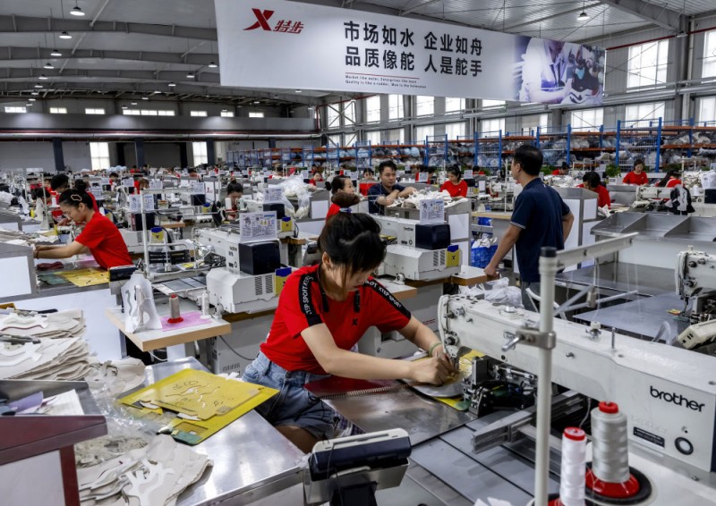 中国经济样本观察・“镇”了不起｜超10亿双！一双鞋“踩”出500亿元大产业