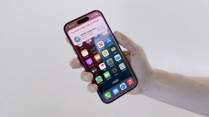 苹果 AI 紧急换帅，新 Siri 可以跳票但不能失败