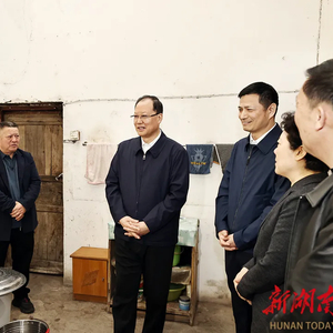 省长走进信访群众家中，现场协调解决问题