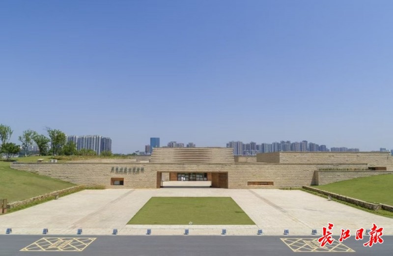 历史为根、红色铸魂，长江文脉激活武汉文旅