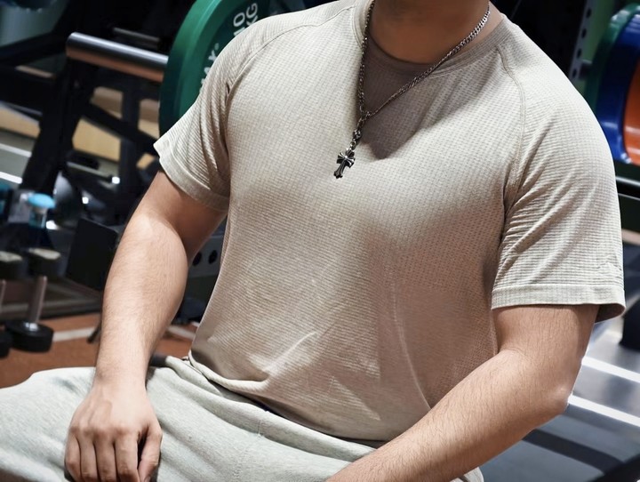 lululemon 这件运动 T恤，为何连 F1 冠军也爱穿