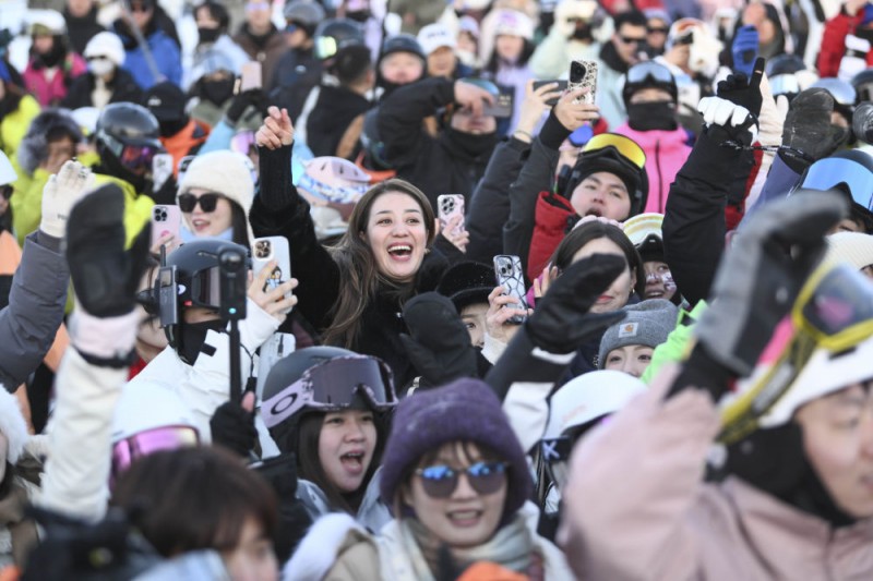 新华全媒+丨冰雪运动成就新疆文旅新名片