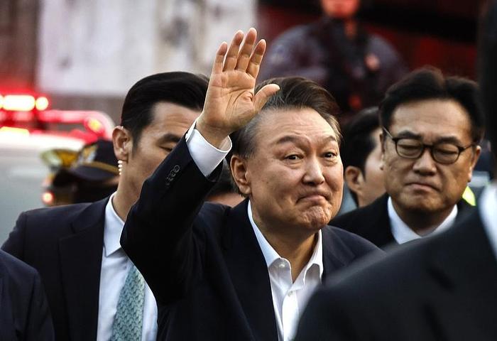 10天后尹锡悦将面临刑事审判,内外交困的韩国何去何从