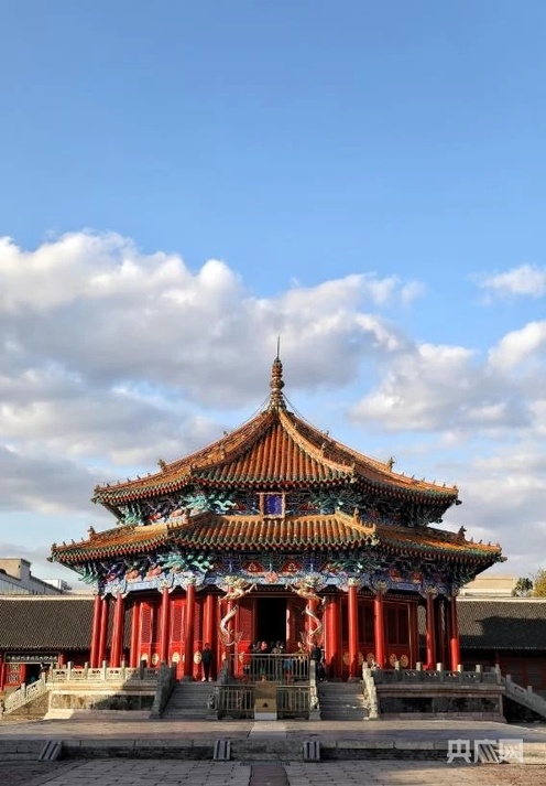 沈阳故宫大正殿披上“2D皮肤”网友感叹幽默感源自东北骨子里