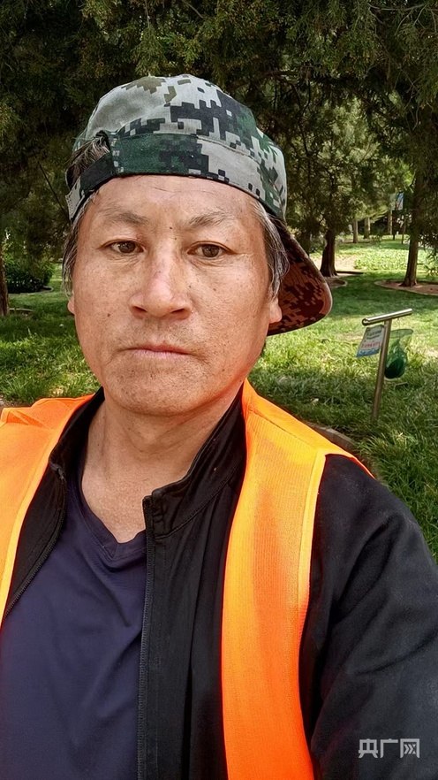 对话北京团结湖“迷彩帽”救人大哥：遇见了不能不管  救人是搭把手的事