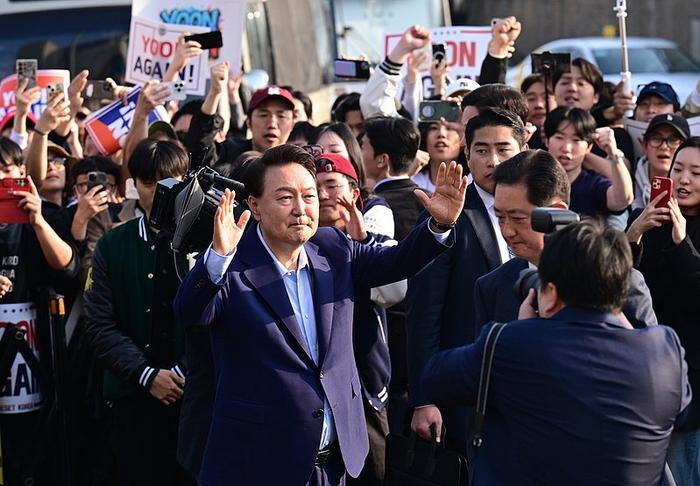 韩国警方对总统府展开扣押搜查