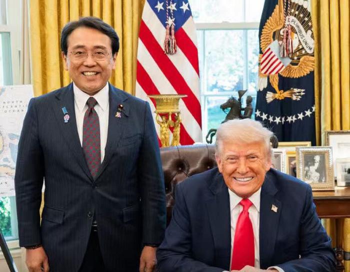 赴美谈判的日官员称“我地位低却得到特朗普接见,对此很感激”,引日网民吐槽