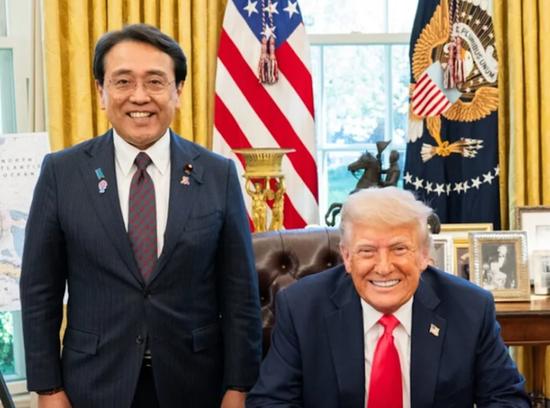 特朗普突然亲自上阵关税谈判，令日本猝不及防：首相连夜开会应对，日代表“谦卑”挨批