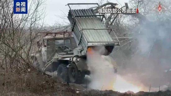 被泽连斯基正面硬刚,特朗普怒了:他可以再打三年,直到失去整个国家!