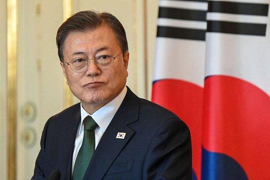 韩国检方以受贿嫌疑起诉前总统文在寅