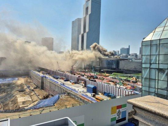 韩国首尔江南区一大型商场起火