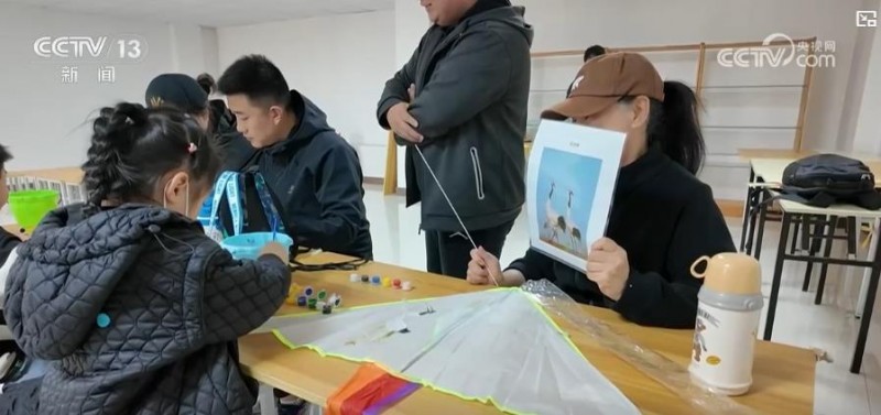 清明假期传统民俗文化体验热度飙升 非遗互动“点燃”消费热情