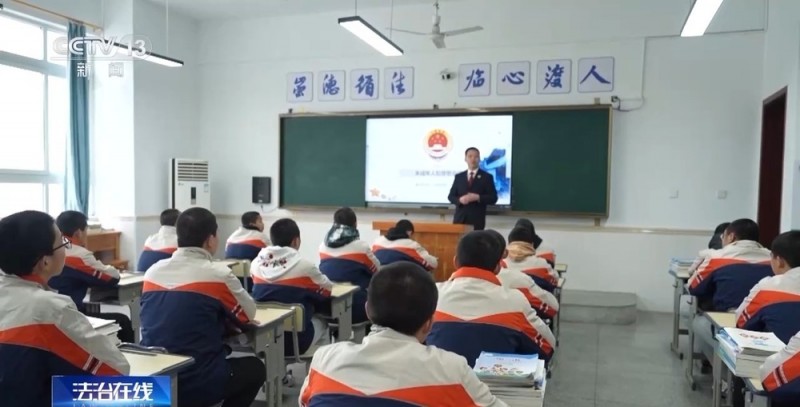 法治在线丨对于罪错未成年人 如何在刚性惩戒和柔性关怀间寻找平衡点？