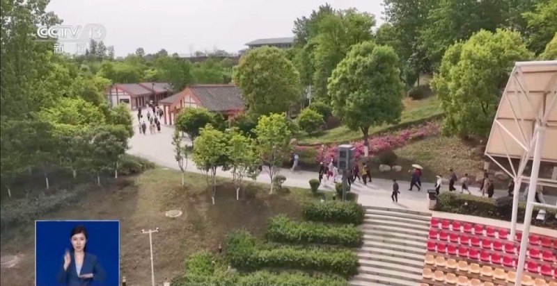 “慢旅行”成文旅新风口 一列列“银发专列”载满诗和远方