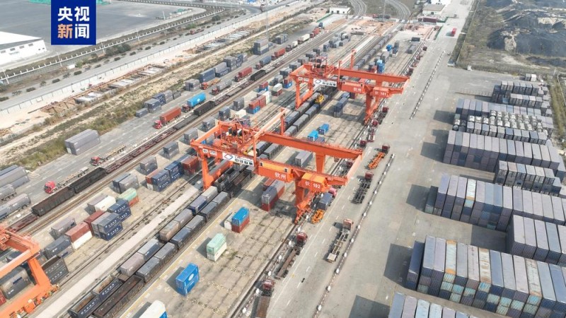 西部陆海新通道铁海联运班列累计运输货物突破400万标箱