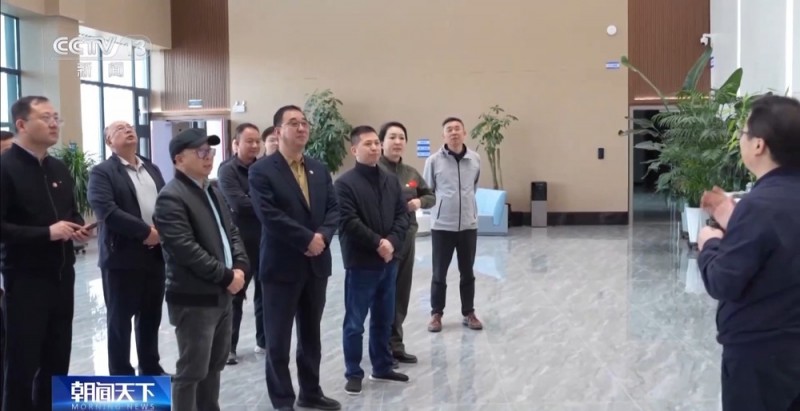 一线调研丨数据传输比眨眼还快 昔日“戈壁油城”蜕变“算力新城”