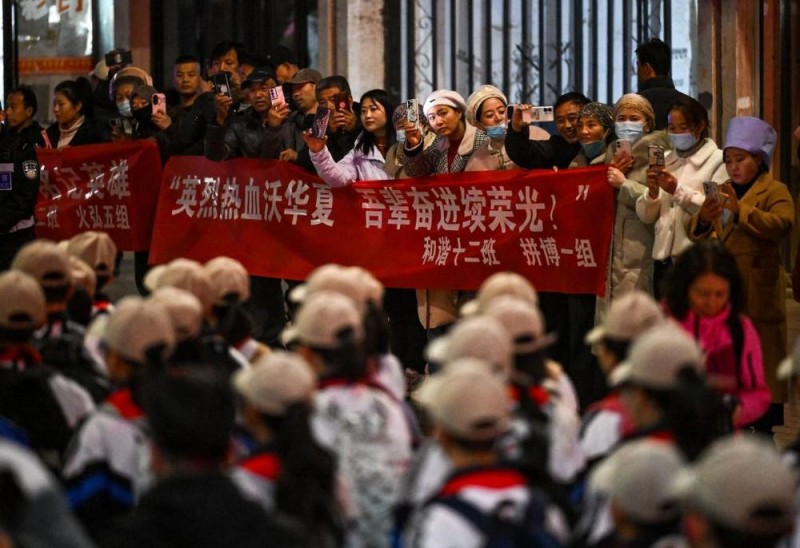 我在现场・照片背后的故事丨徒步108里，感受一座“英雄城”