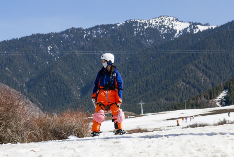 新华全媒+丨冰雪运动成就新疆文旅新名片