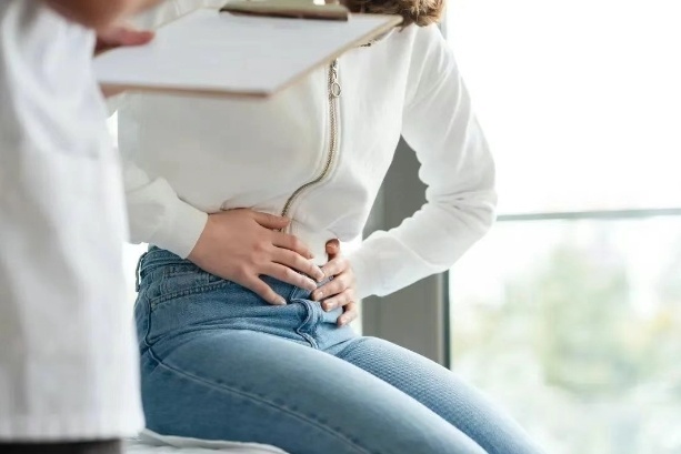 26岁女孩胆囊长出上百颗结石！这个习惯危害竟有这么大