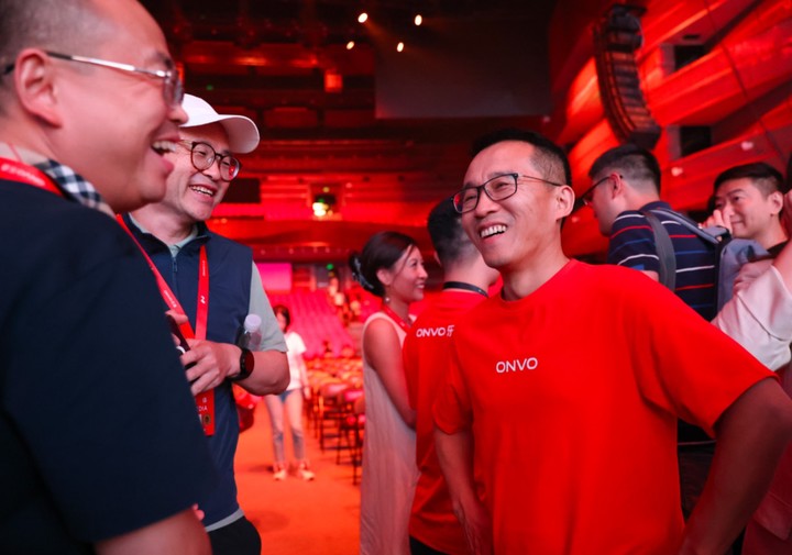 早报｜小米辟谣「雷军致用户和公众的一封信」/6 月发售，任天堂 Switch 2 发布/蔚来乐道总裁艾铁成离任