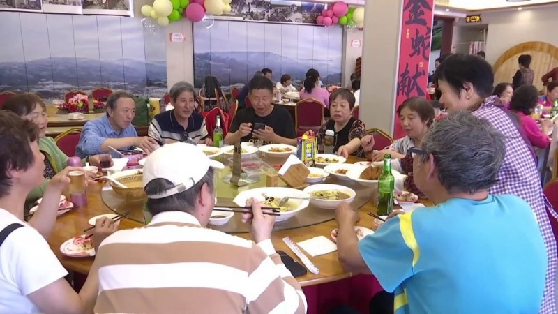 新华视点｜清明赏花文旅热 点燃消费新引擎