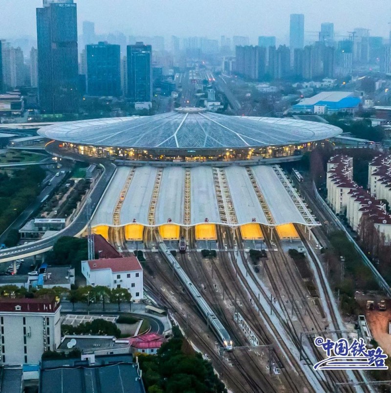 超帅的“飞碟”火车站 你体验过吗？