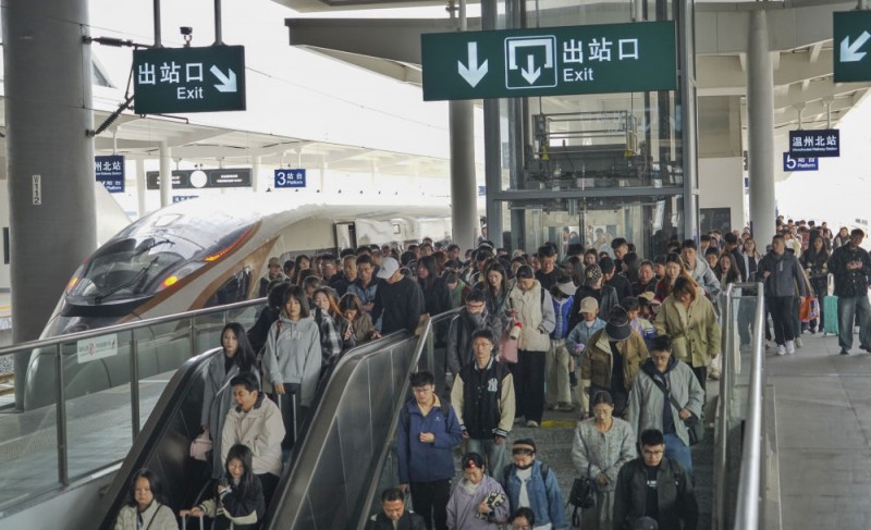 踏春赏花享胜景 文旅融合热力足――透视清明小长假出行消费亮点