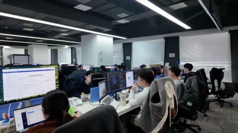 新华全媒+｜完善政策机制 唱好促进就业“开场戏”