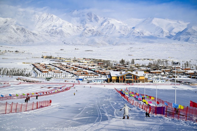 新华全媒+丨冰雪运动成就新疆文旅新名片