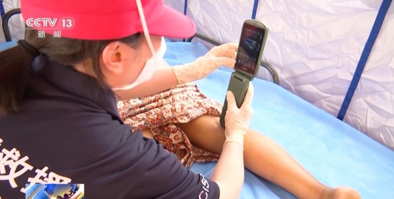 送医送药中国“流动”医院深入缅甸曼德勒集中安置点