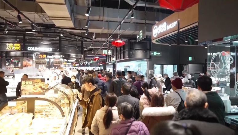消费提质扩容 内需市场澎湃新潮涌动