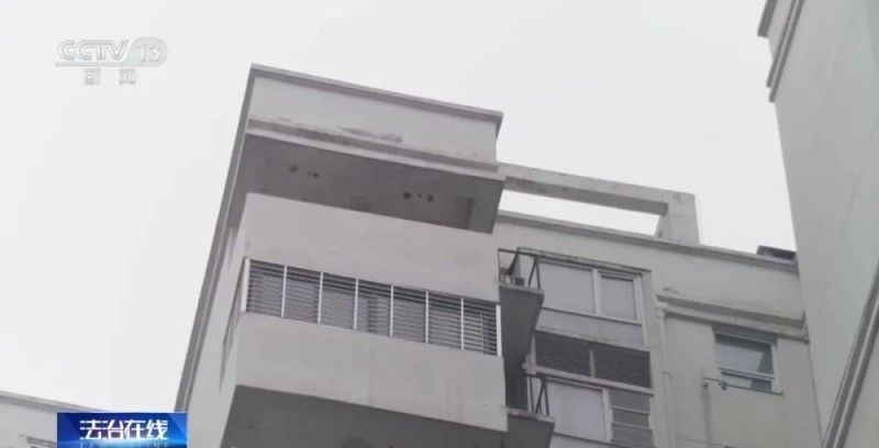 汽车被“天降酒瓶”砸了一个窟窿，特殊证据锁定“他”