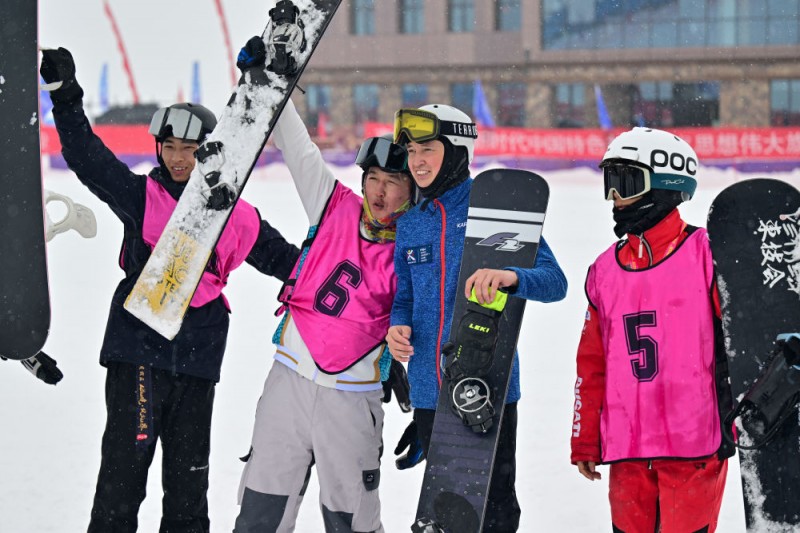 新华全媒+丨冰雪运动成就新疆文旅新名片